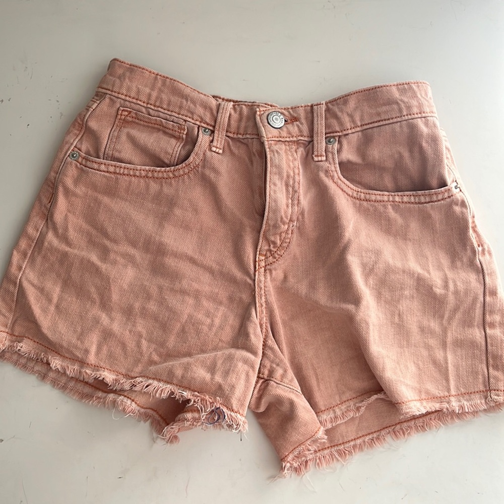 Cute Pink jean shorts!